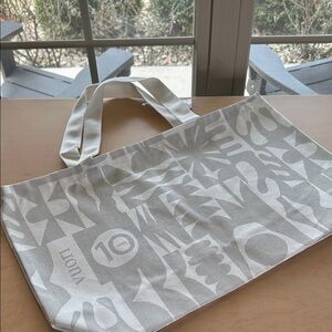 Womens tote bag